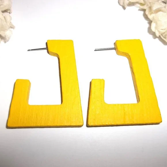 Yellow Hoop Earrings Painted Wood Wooden Trapezoid Shape Jewelry Set Pair A841 - Picture 1 of 5